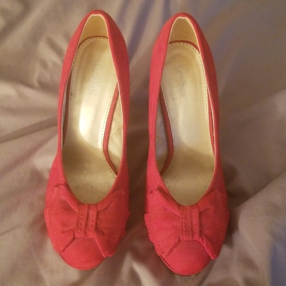 Red Heels - Picture 1 of 4